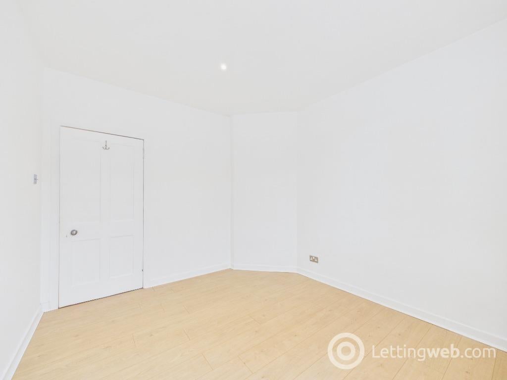 Flat Stenhouse Avenue West in City of Edinburgh