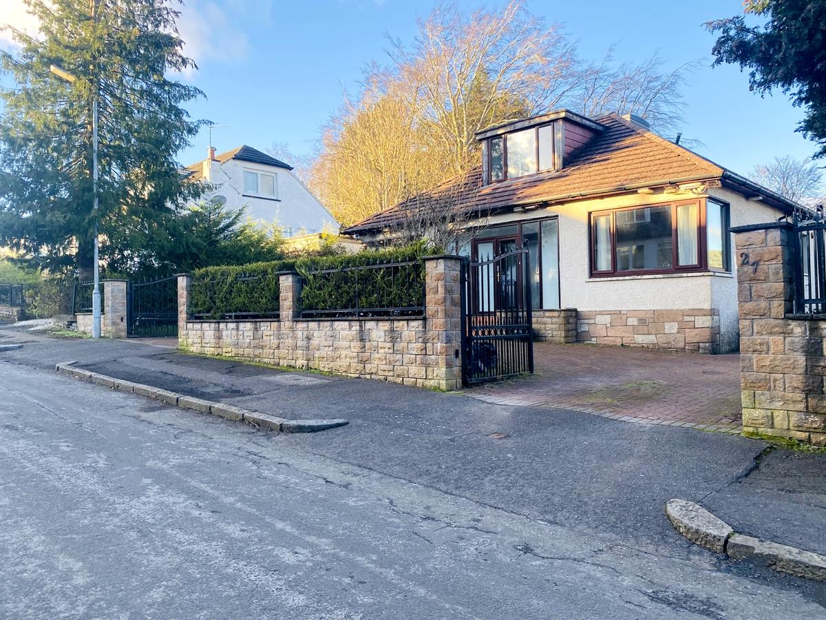 House Gilmourton Crescent in Newton Mearns