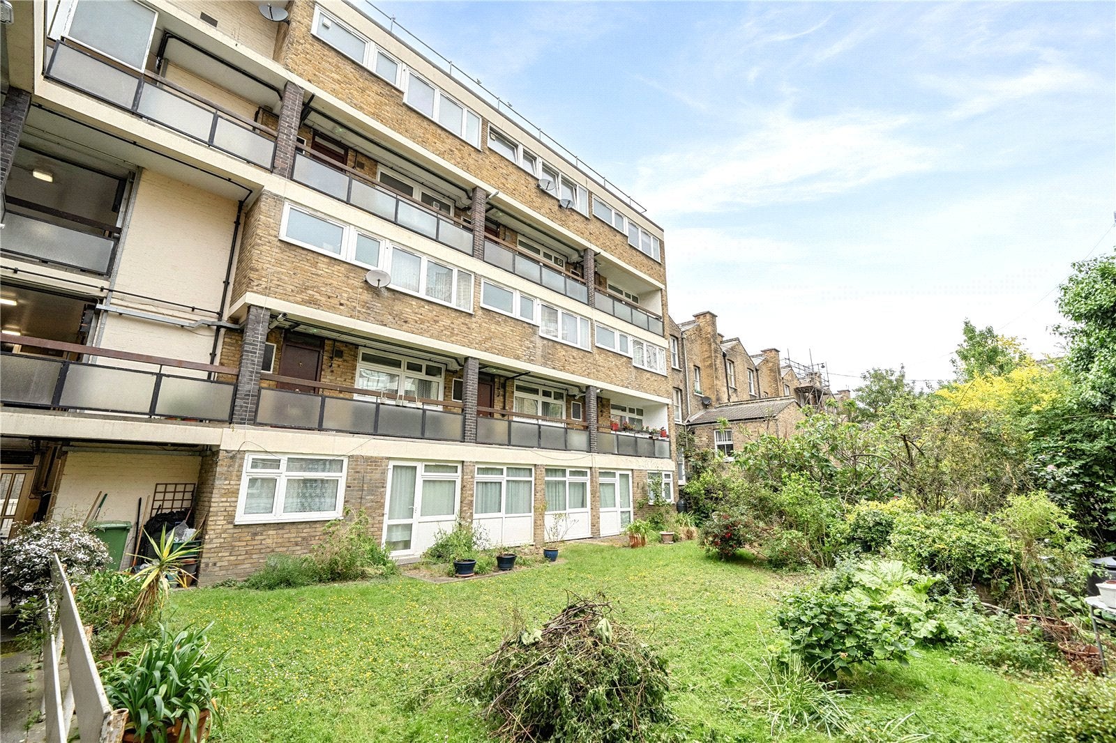Flat Gaywood Street in Greater London