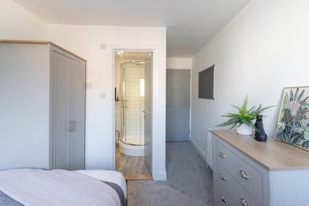 Room Playfair Road in Portsmouth