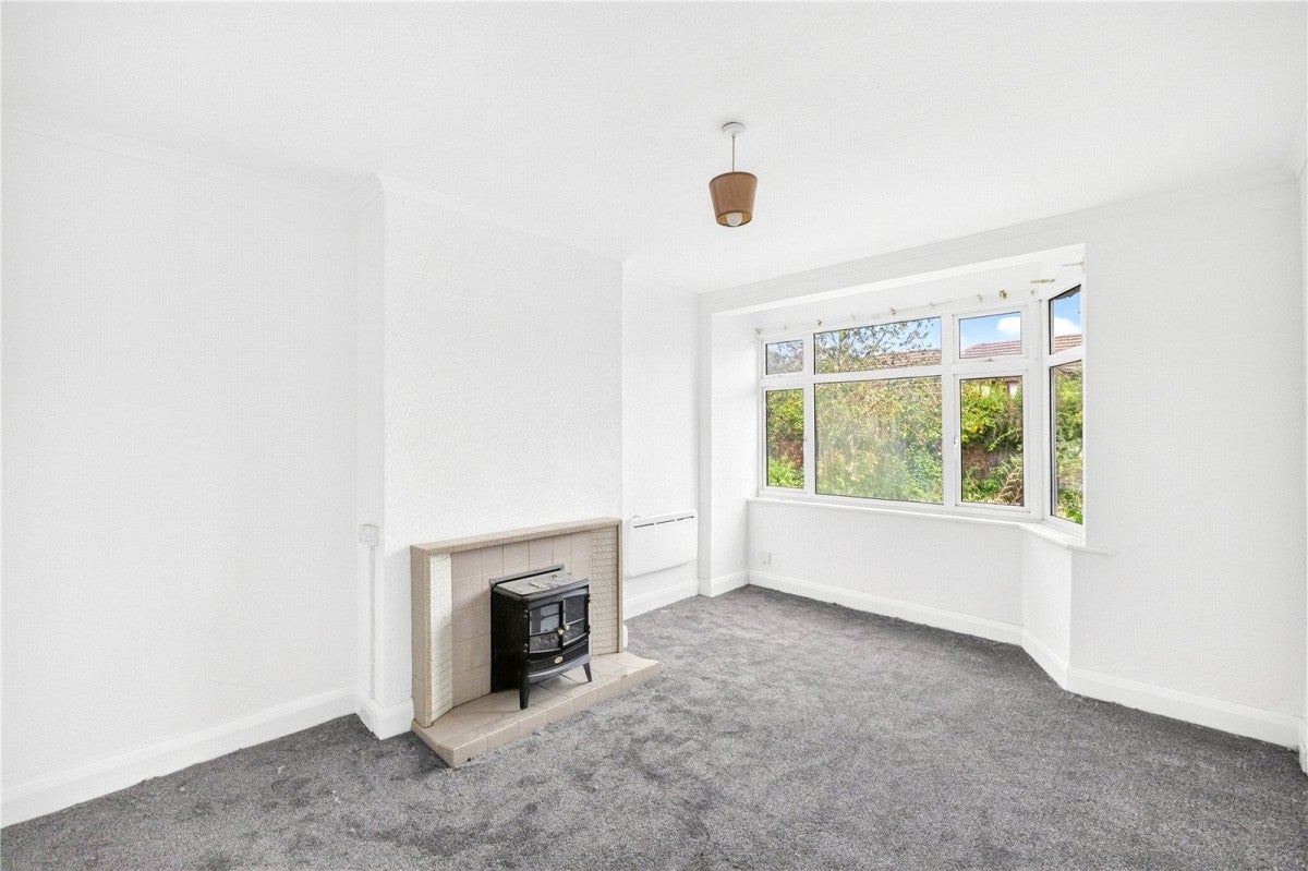 Flat Leyburn Close in Greater London
