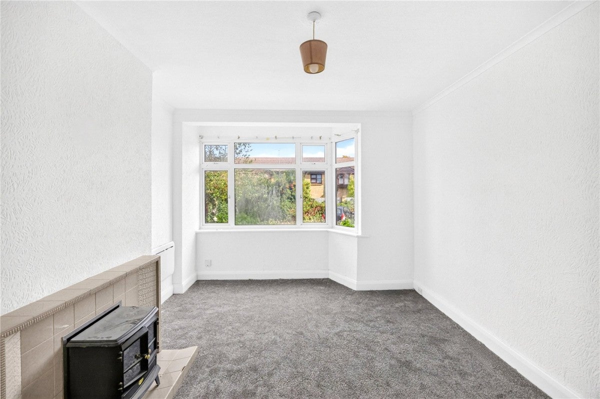 Flat Leyburn Close in Greater London