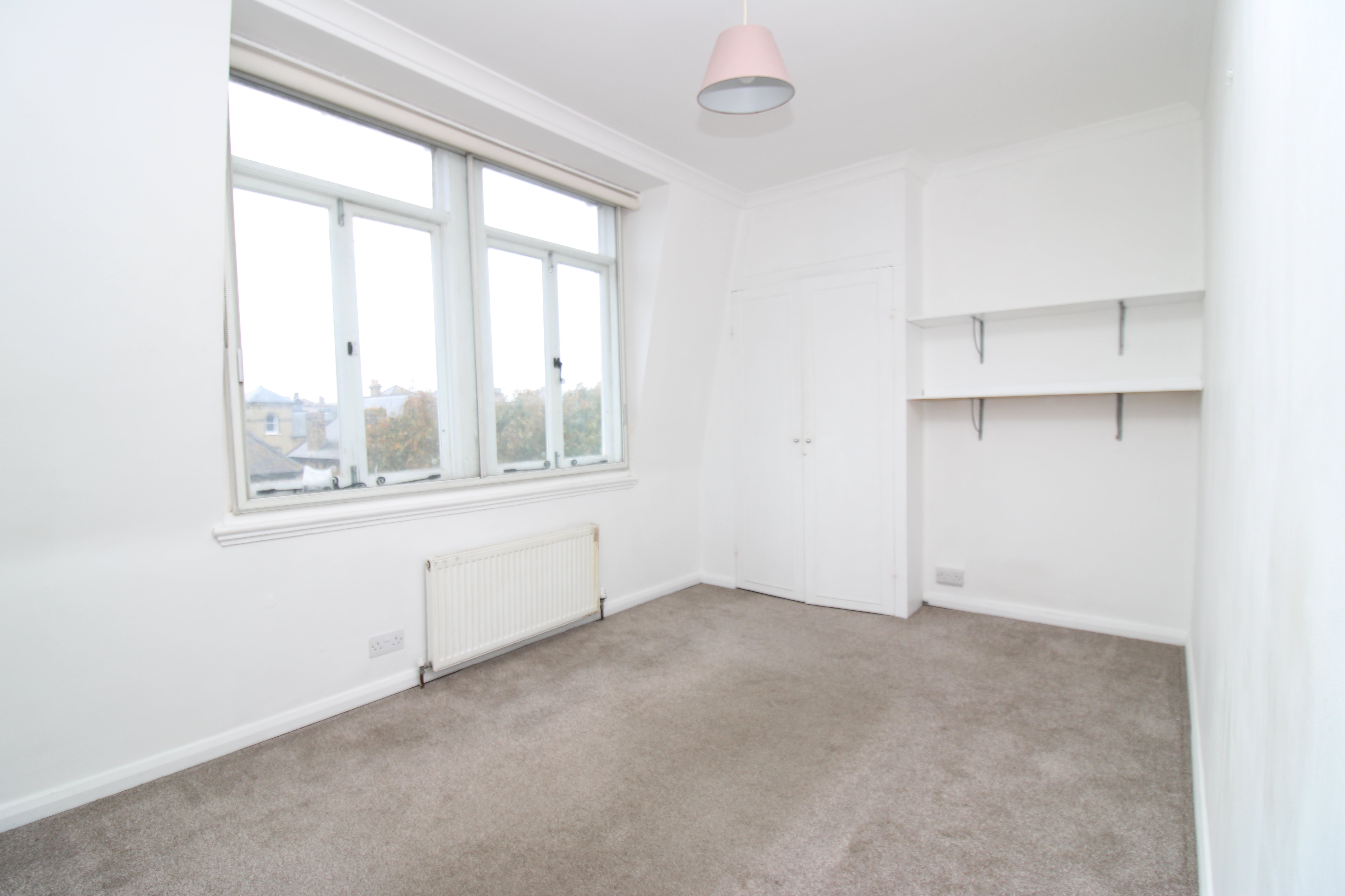 Flat First Avenue in Hove