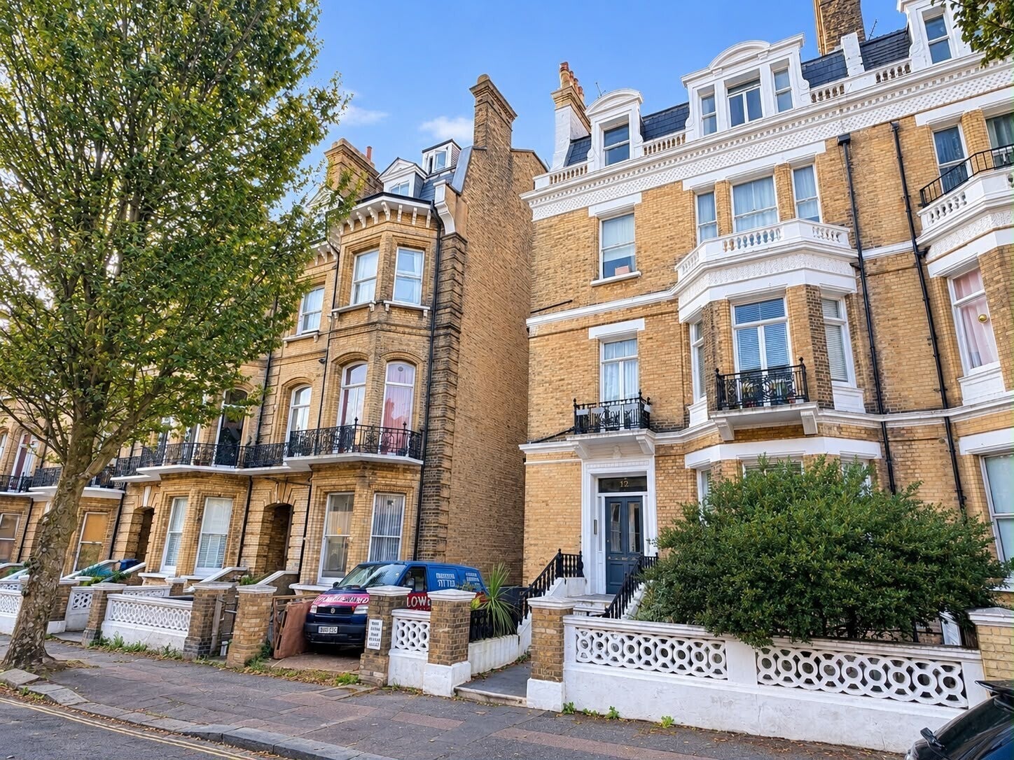 Flat First Avenue in Hove