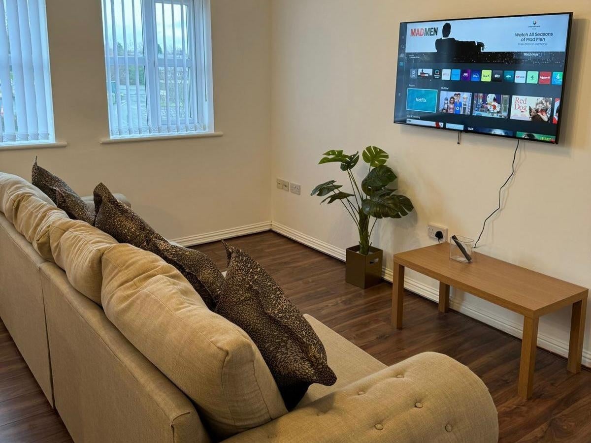Flat Silchester Drive in Manchester