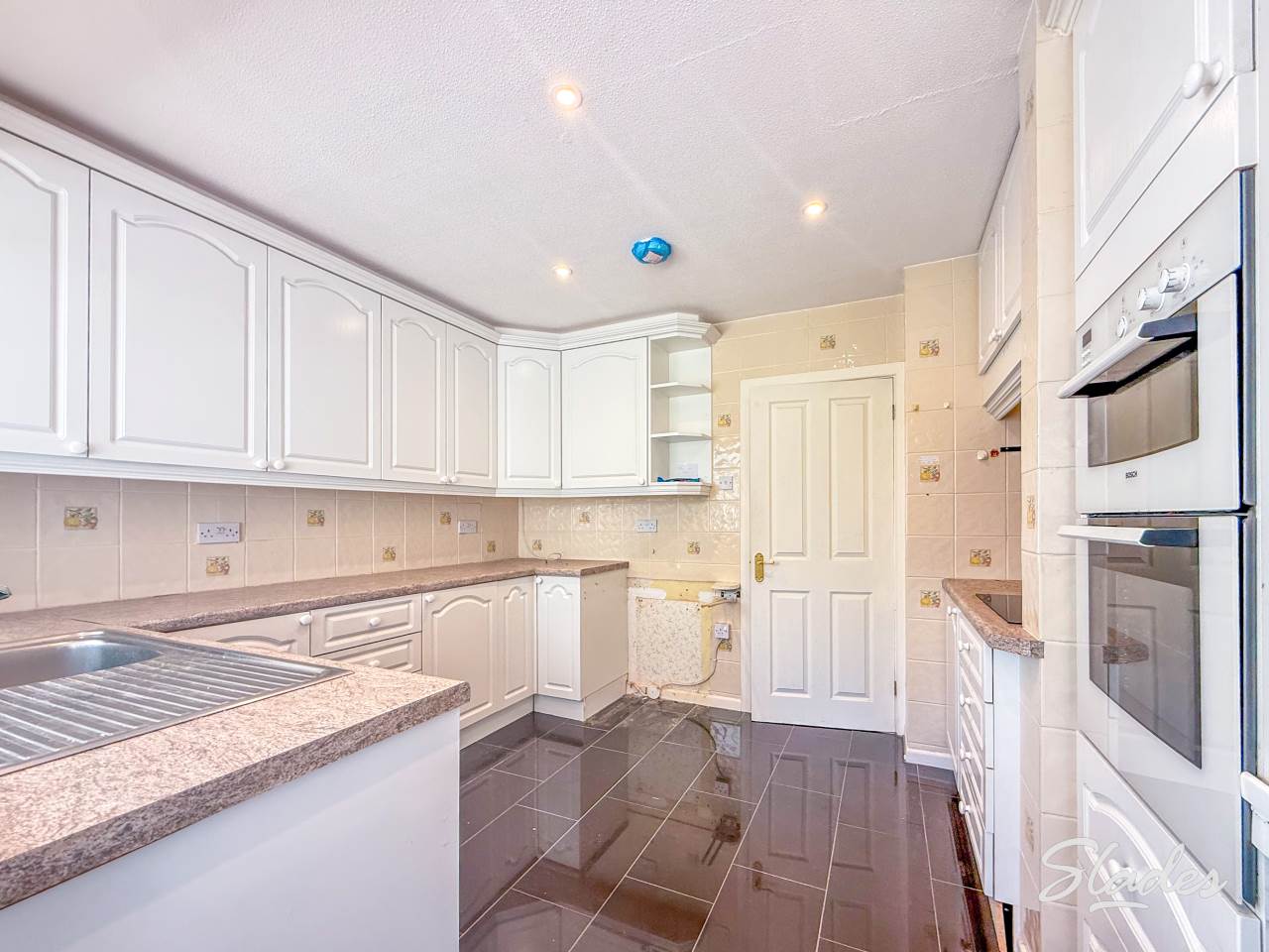 House Rossley Close in Highcliffe-on-Sea