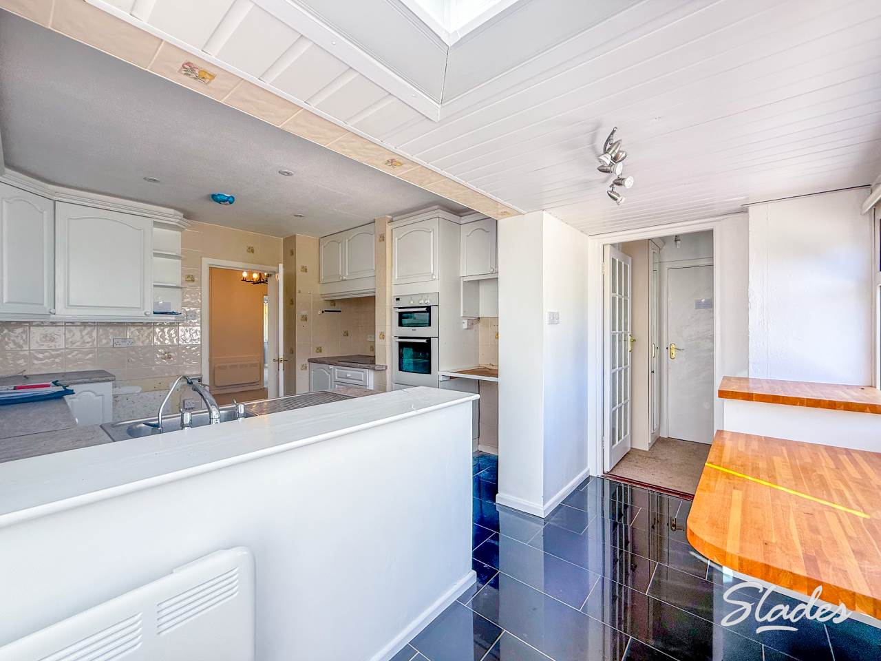 House Rossley Close in Highcliffe-on-Sea