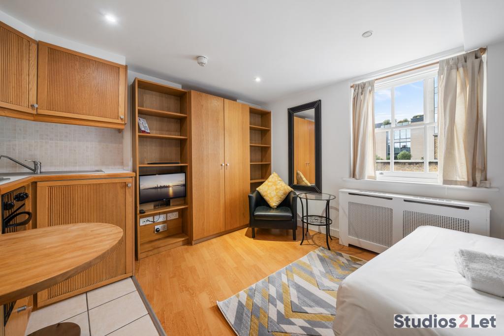 Flat Cartwright Gardens in Greater London