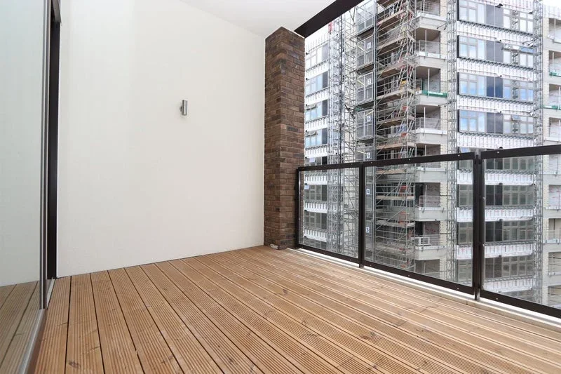 Room Sterling Way in Greater London