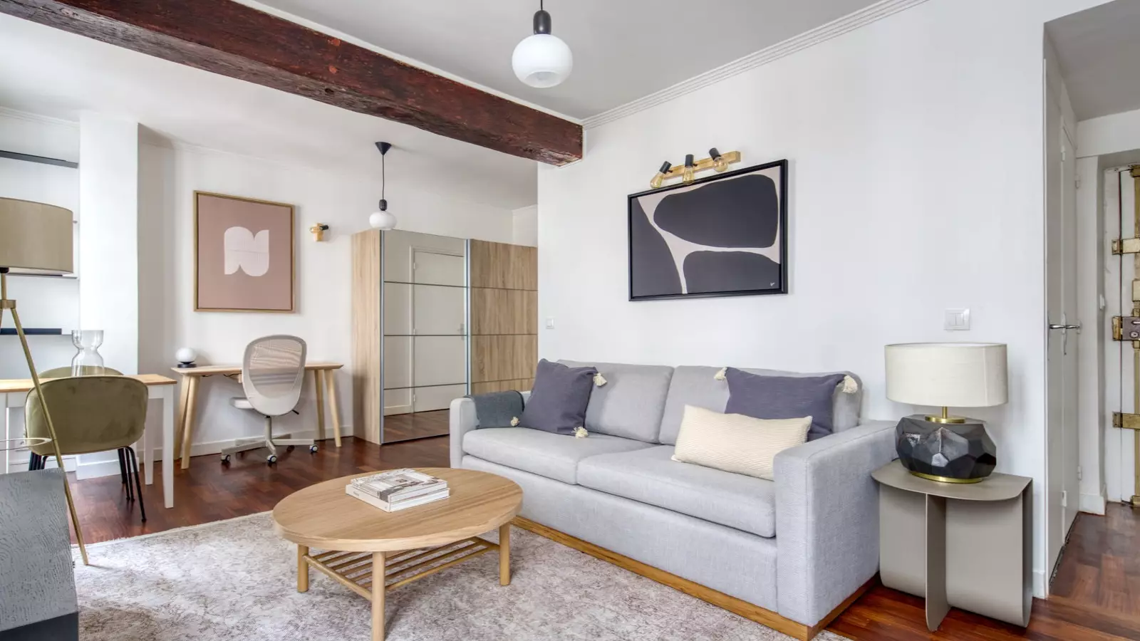 Flat Place Saint-Sulpice in Paris