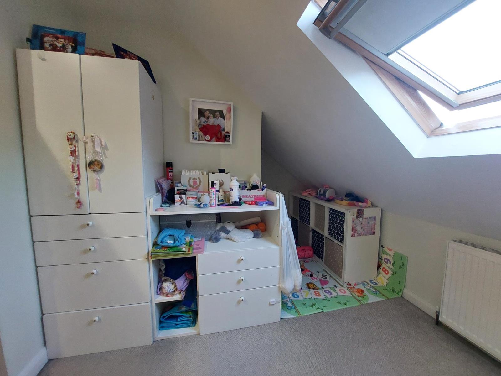 House Ballogie Avenue in Greater London
