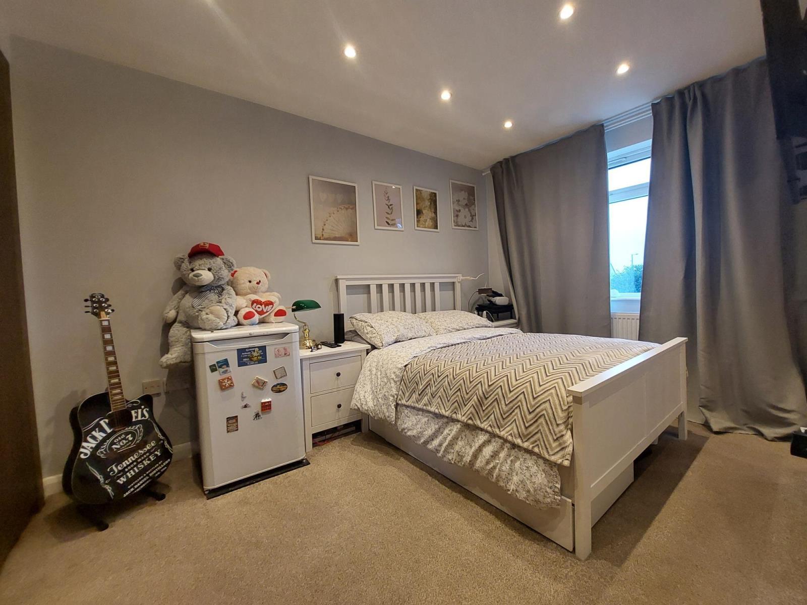 House Ballogie Avenue in Greater London