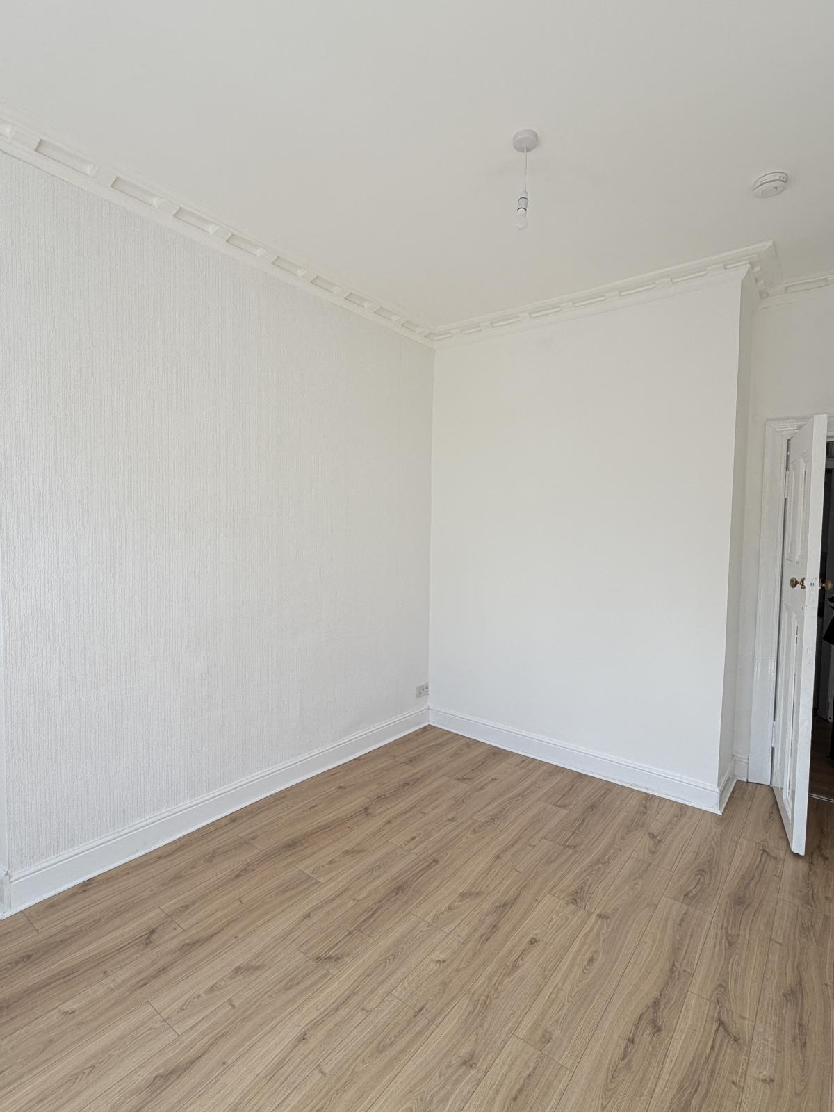 Flat Aberdour Street in Glasgow