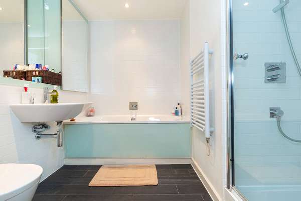 Flat Graham Street in Greater London