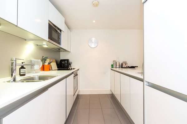 Flat Graham Street in Greater London