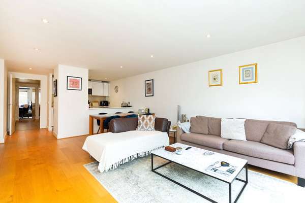 Flat Graham Street in Greater London