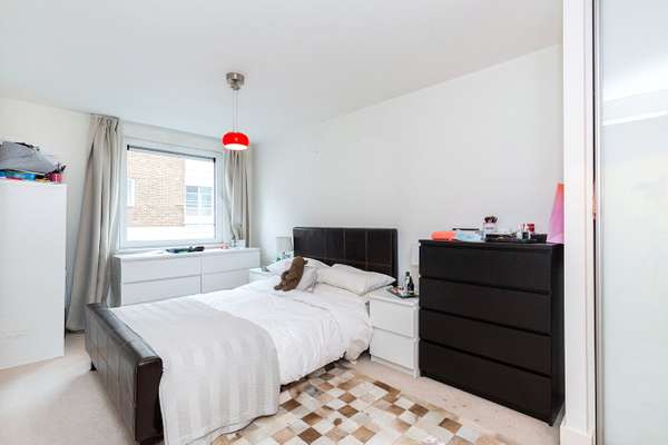 Flat Graham Street in Greater London