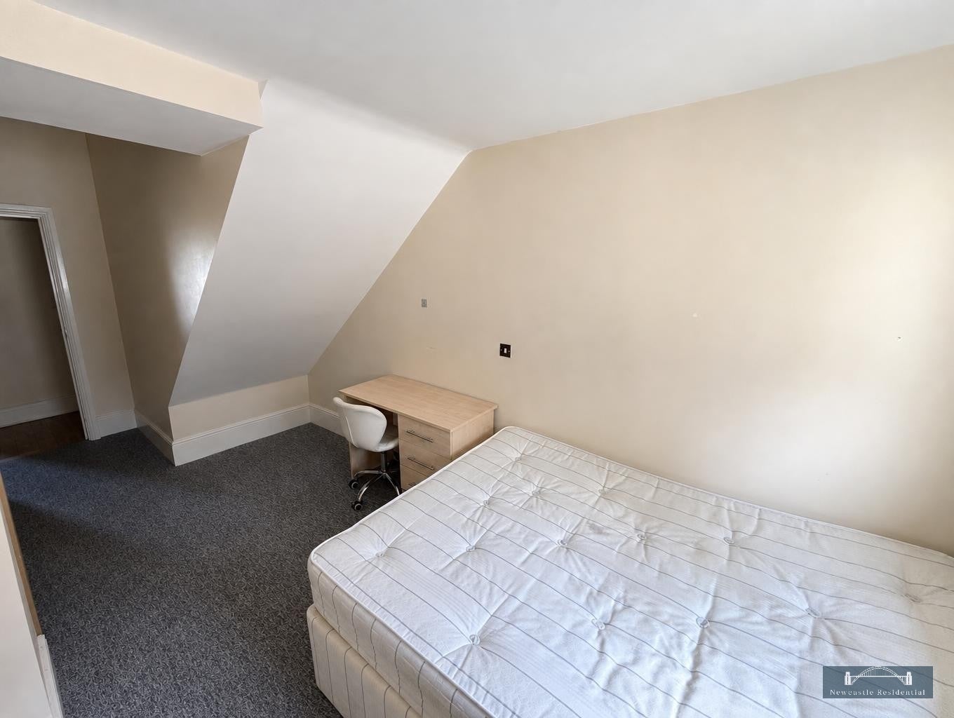 Flat Belle Grove Terrace in Newcastle upon Tyne