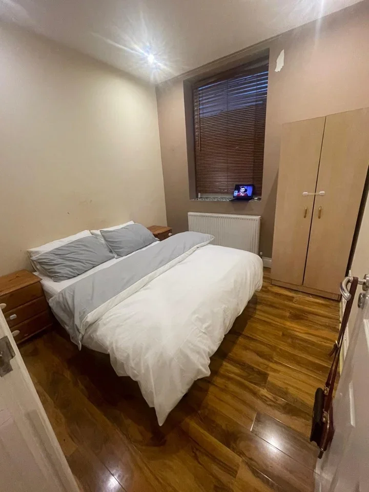 Flat Langthorne Road in Greater London