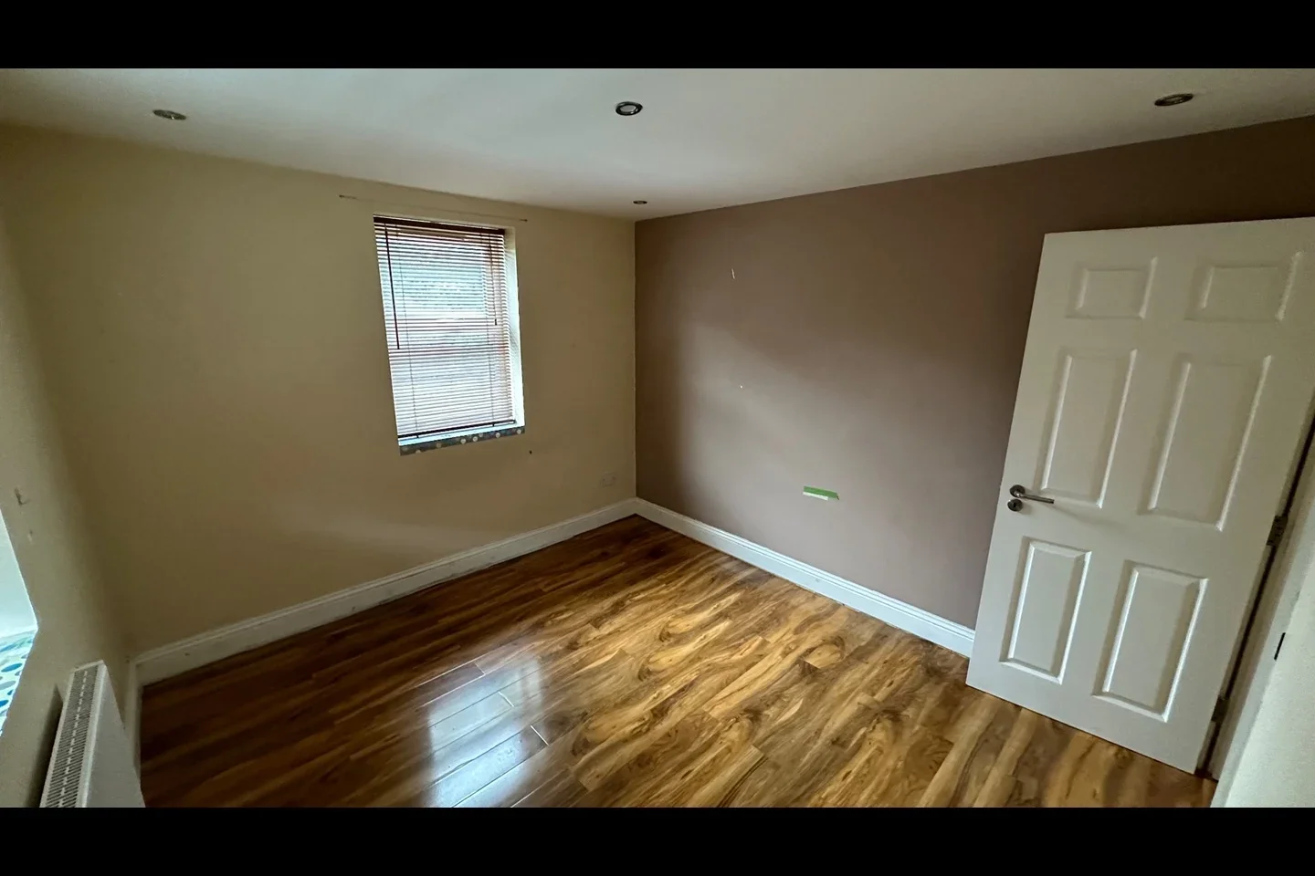 Flat Langthorne Road in Greater London