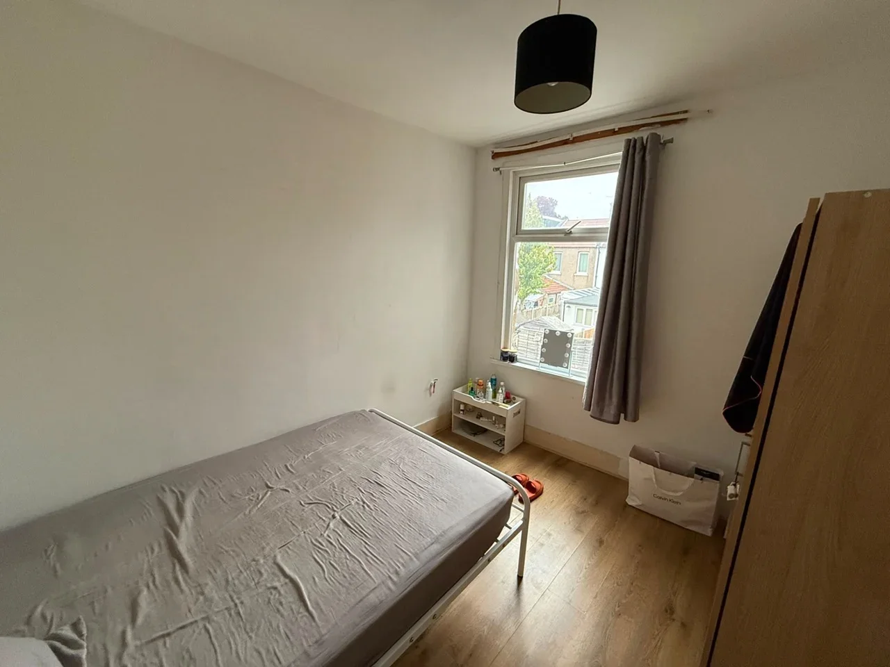 Room Torrens Square in Greater London