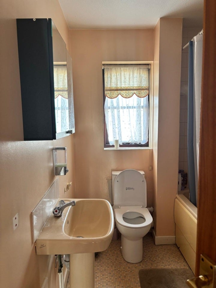 Room Page Close in Greater London