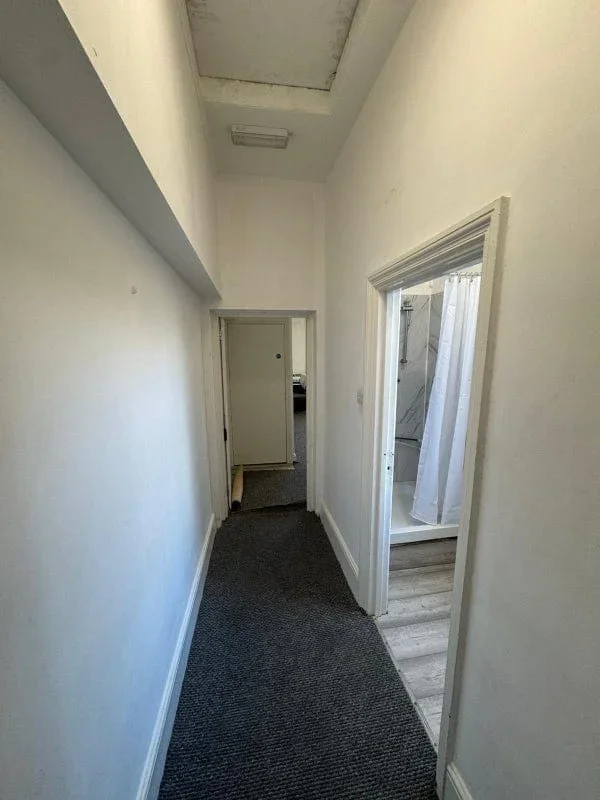 Flat St James's Road in Greater London