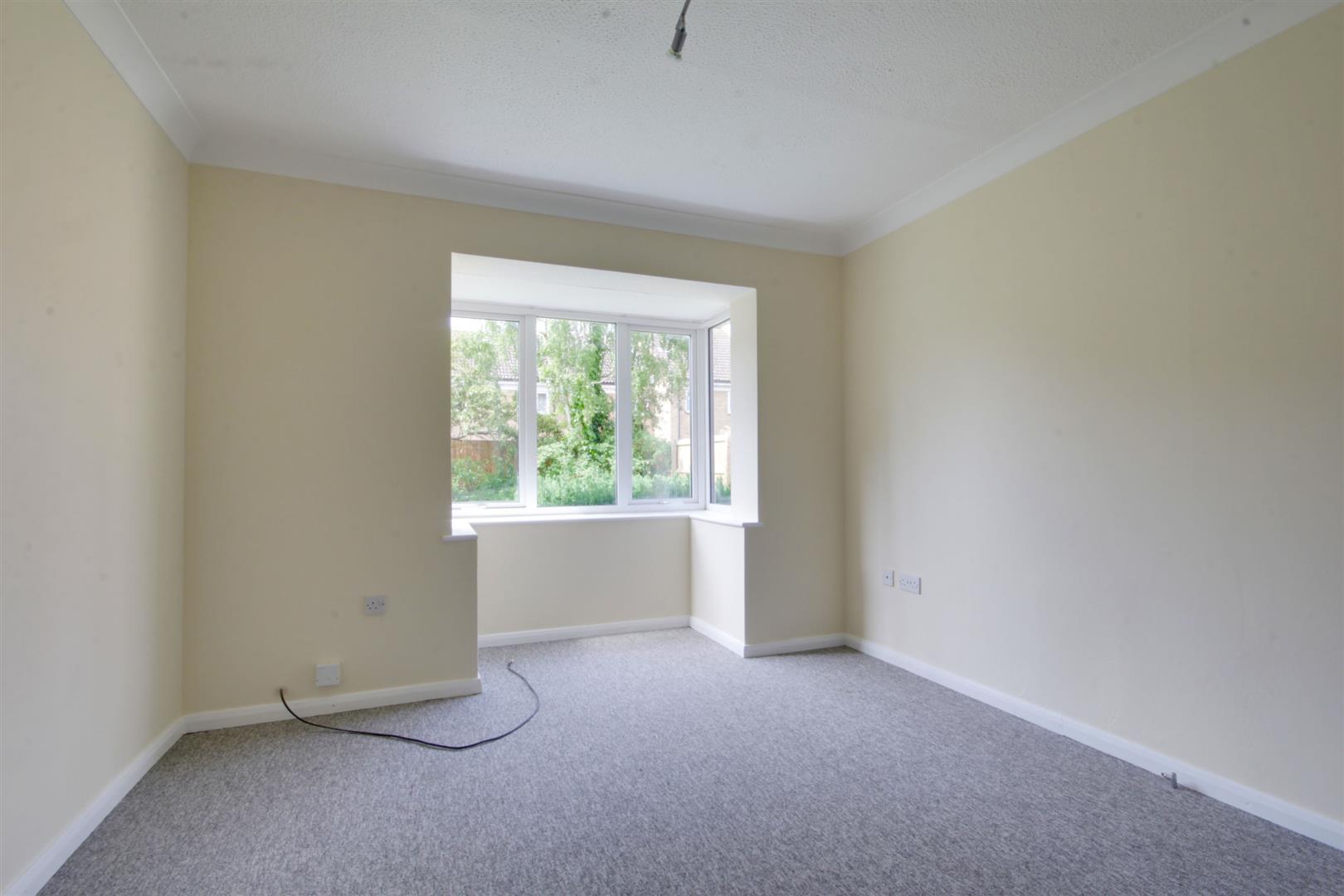 House Gainsborough Drive in Huntingdonshire