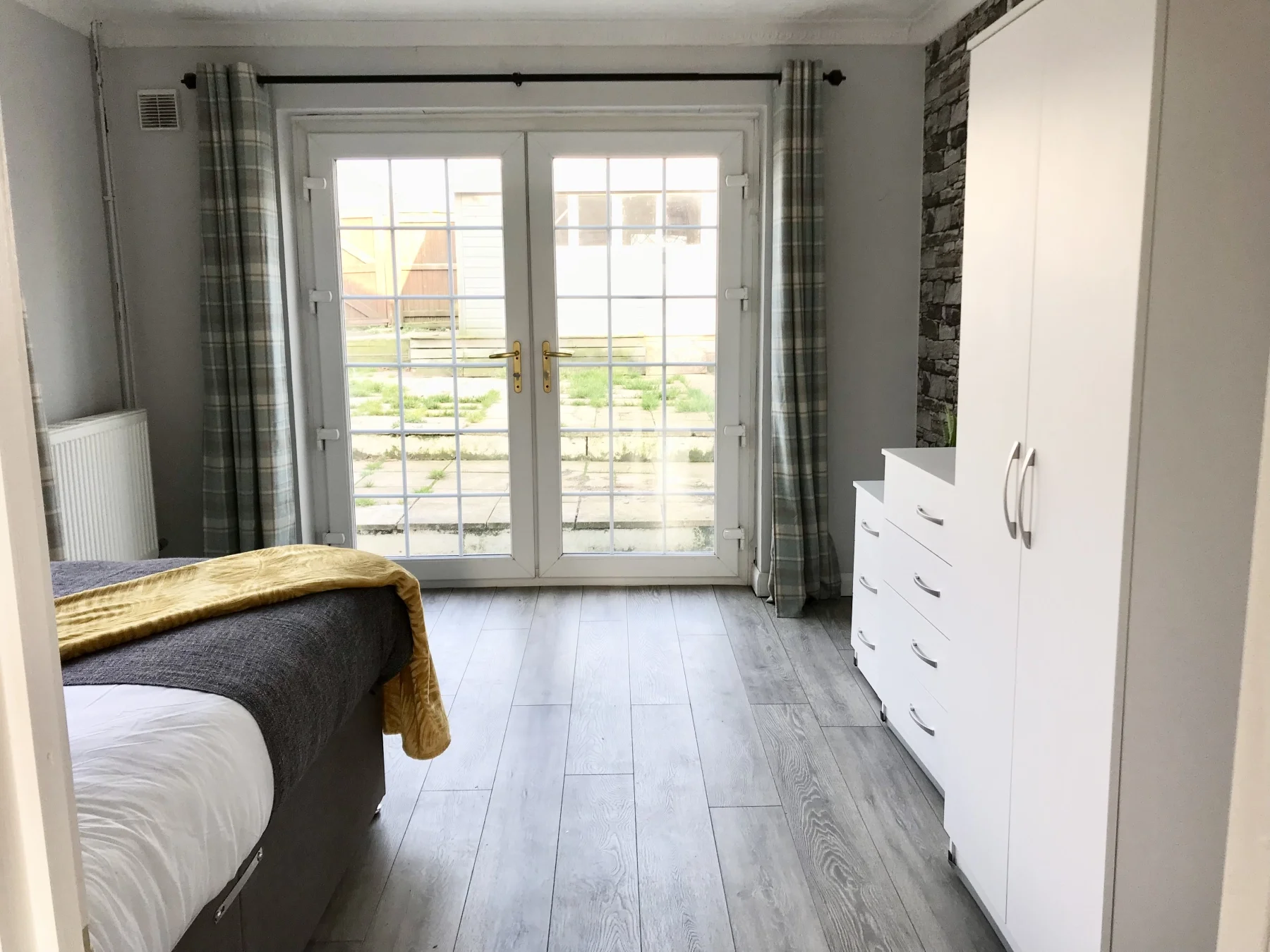 Flat Travers Close in Bristol