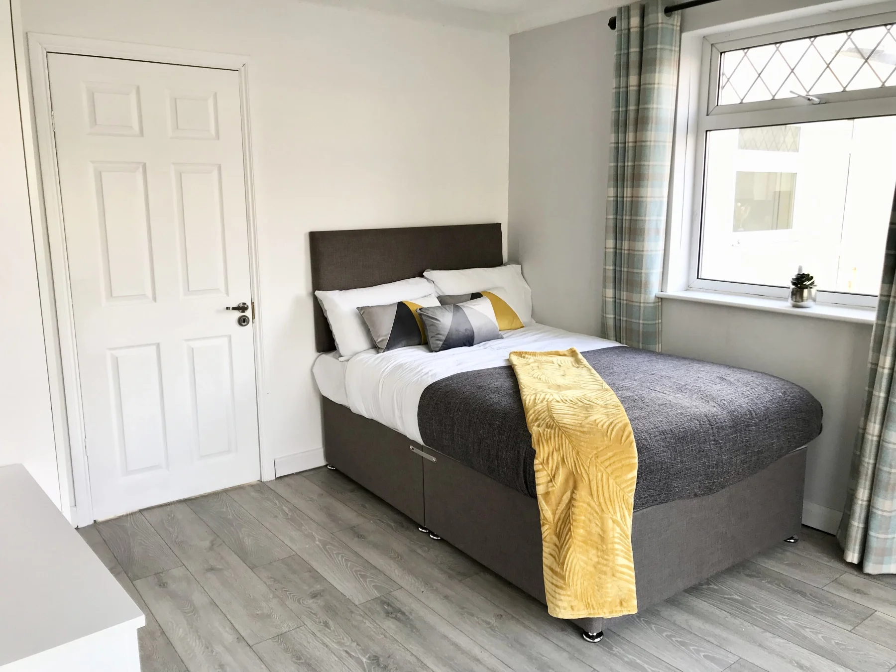 Flat Travers Close in Bristol