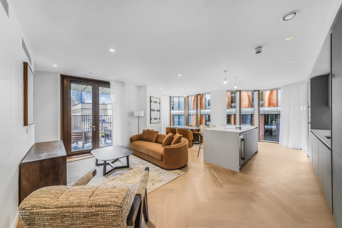 Flat Hatfields in Greater London