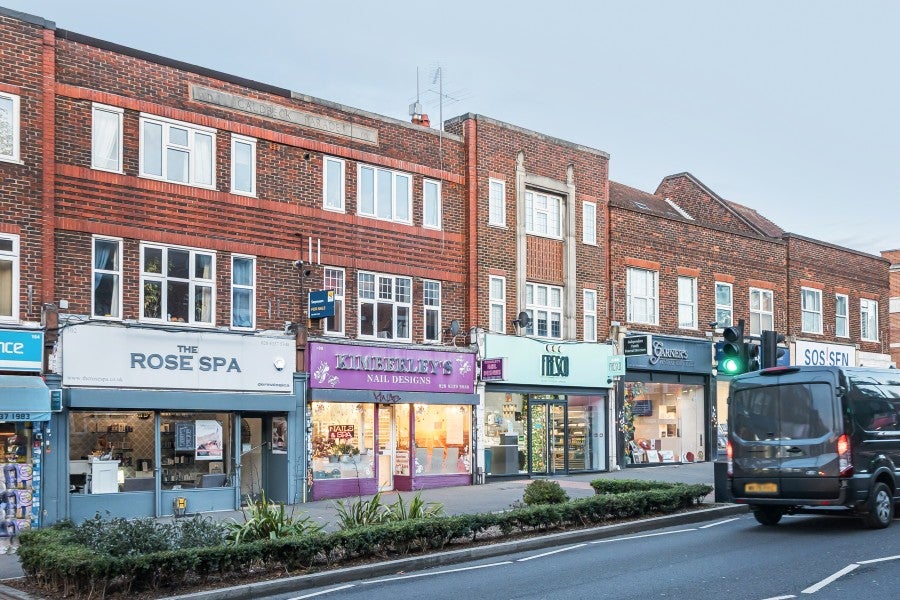Flat Central Road in Greater London