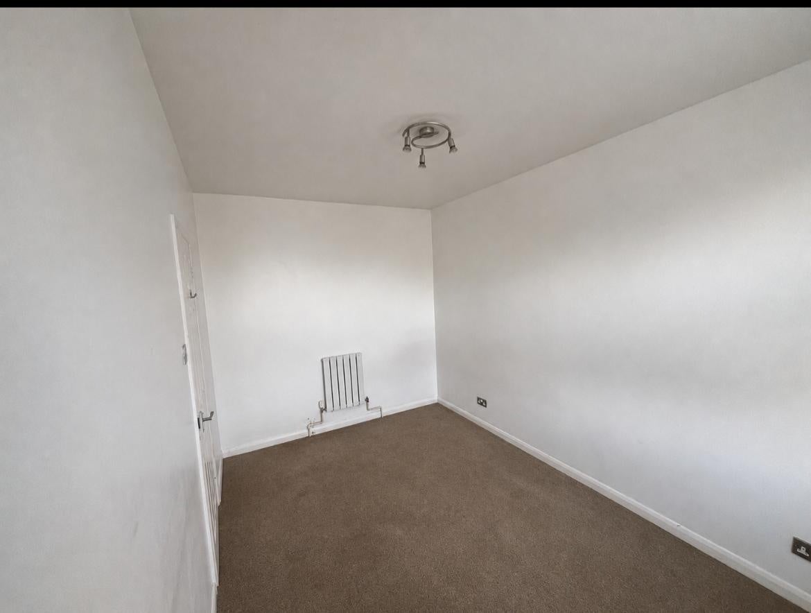 Flat Sewardstone Road in Epping Forest