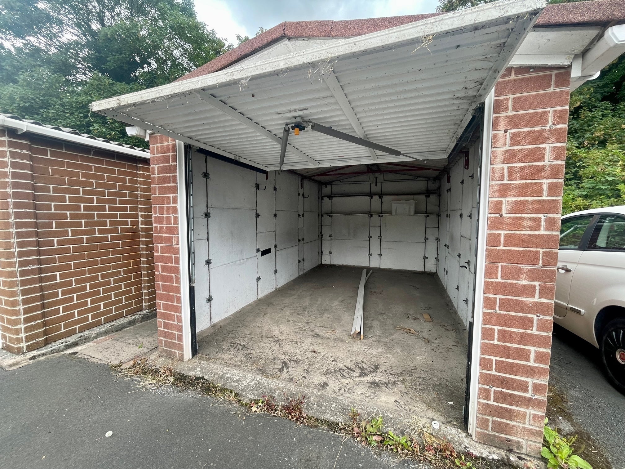 House Saint Marks Close in Worcester