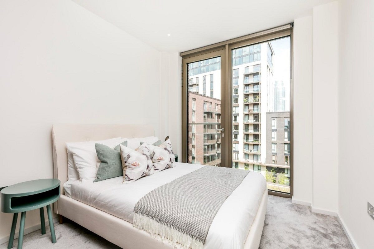Flat Nine Elms Lane in London