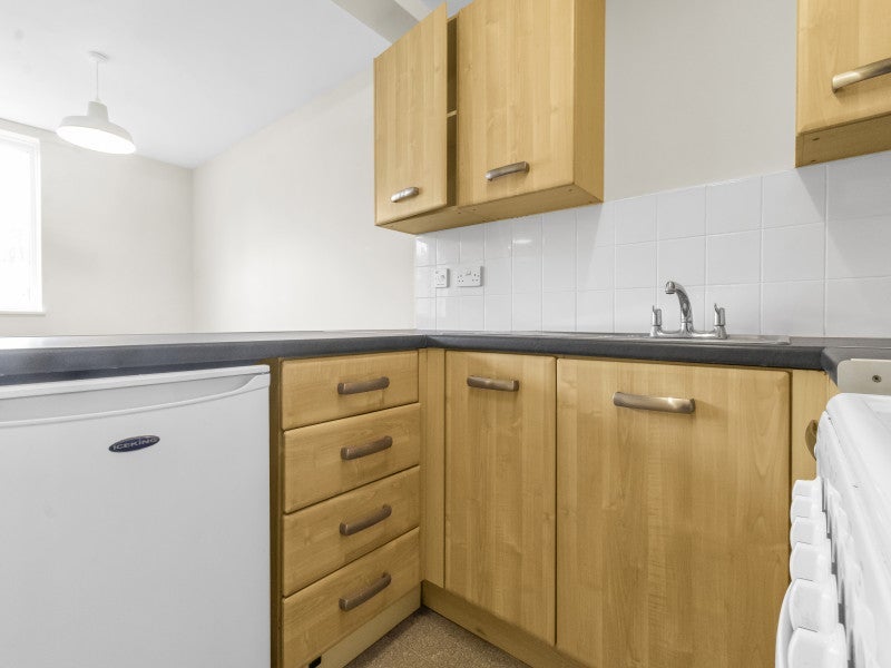 Room Sudrey Street in Greater London