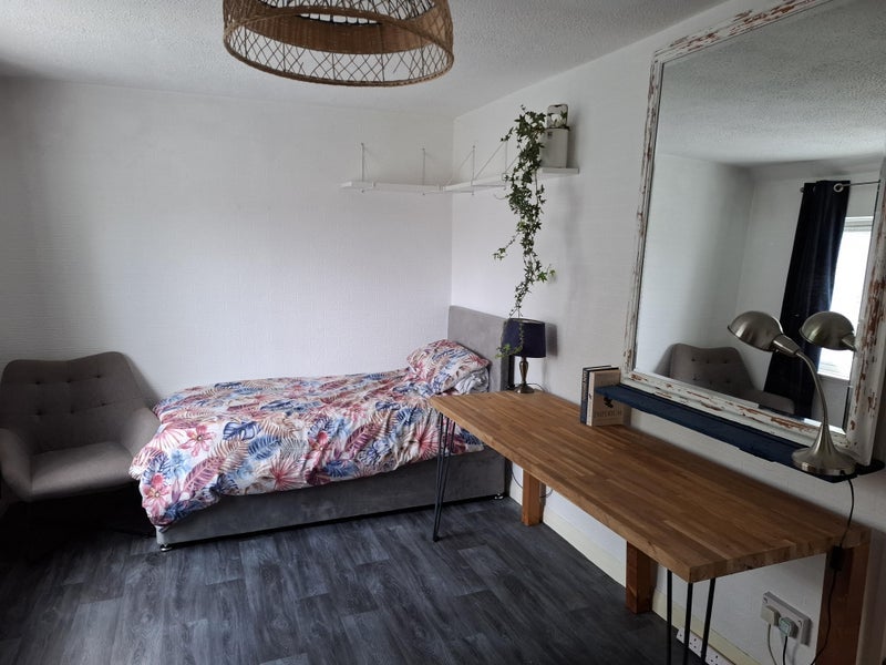 Room Greystone Close in Redditch