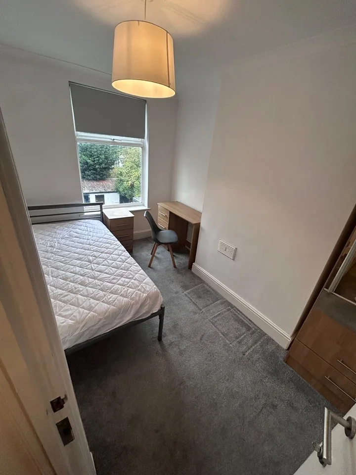 Room Thyra Grove in Nottingham