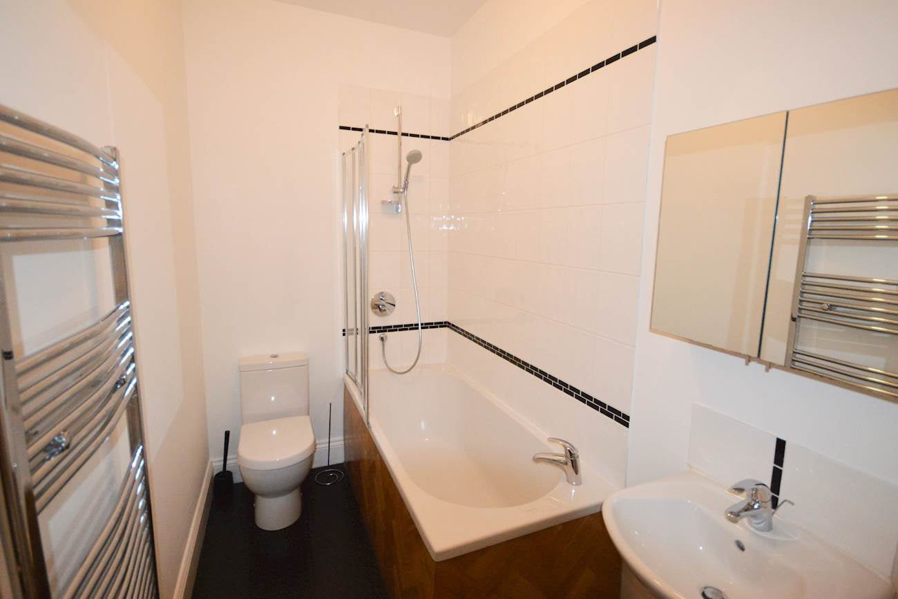 Flat Osborne Avenue in Newcastle upon Tyne