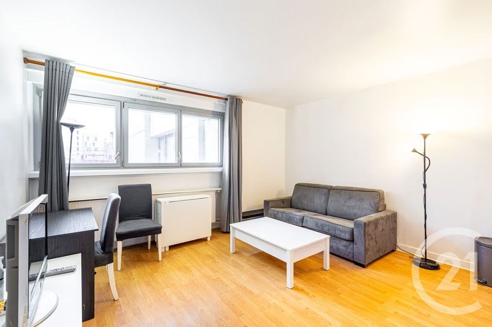 Flat Rue Georges Pitard in Paris