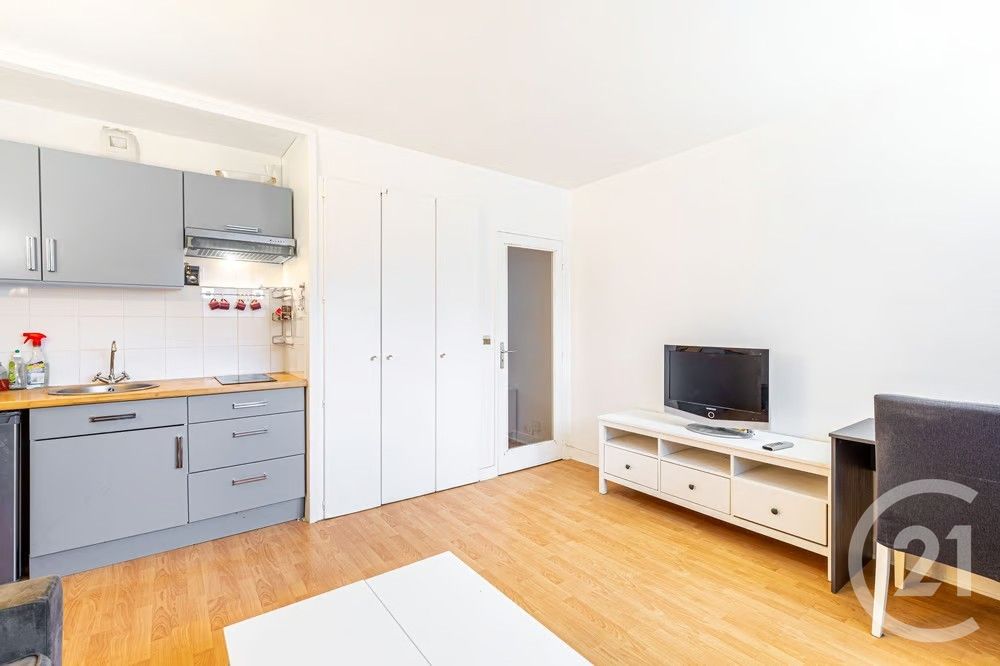 Flat Rue Georges Pitard in Paris