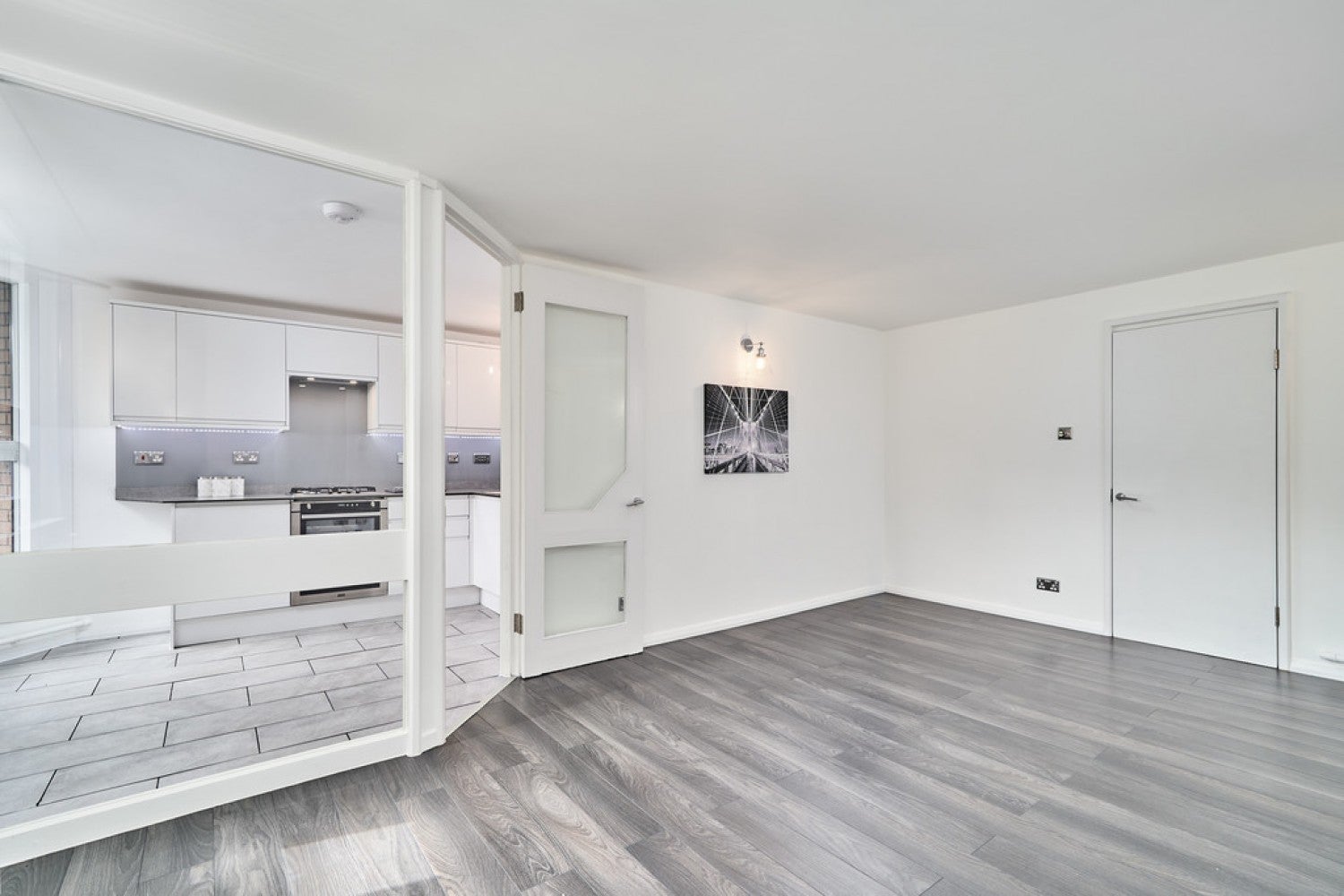 Flat Blantyre Street in Greater London