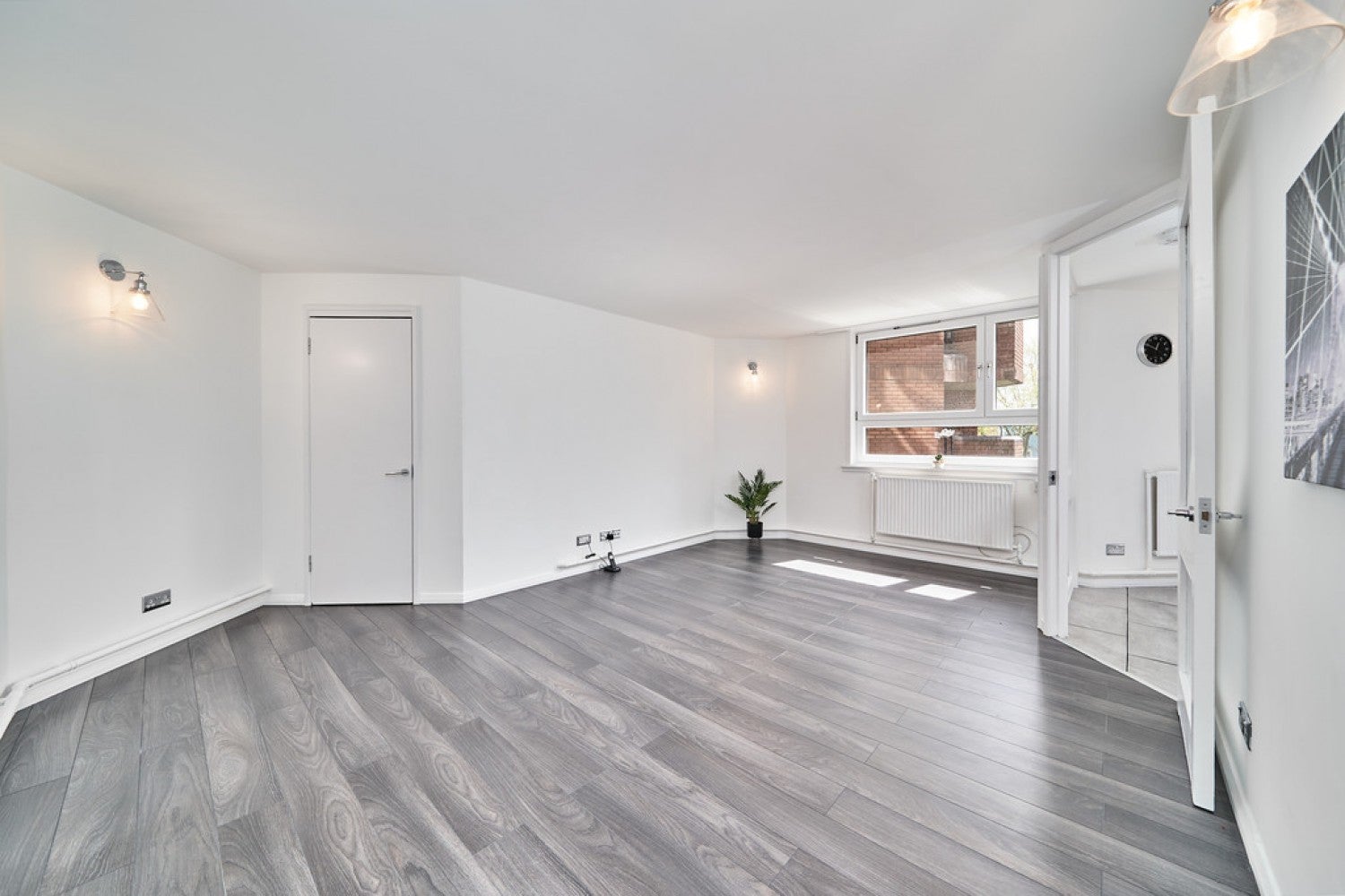 Flat Blantyre Street in Greater London