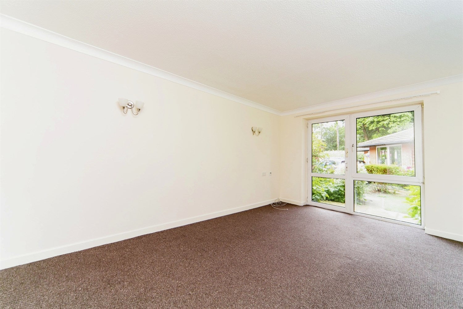 Flat Moreton Road in Upton