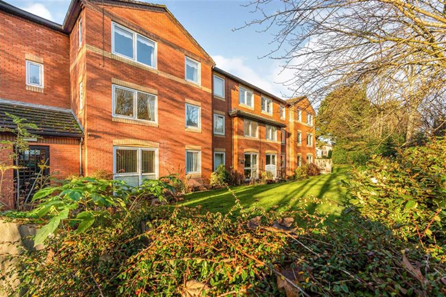 Flat Moreton Road in Upton