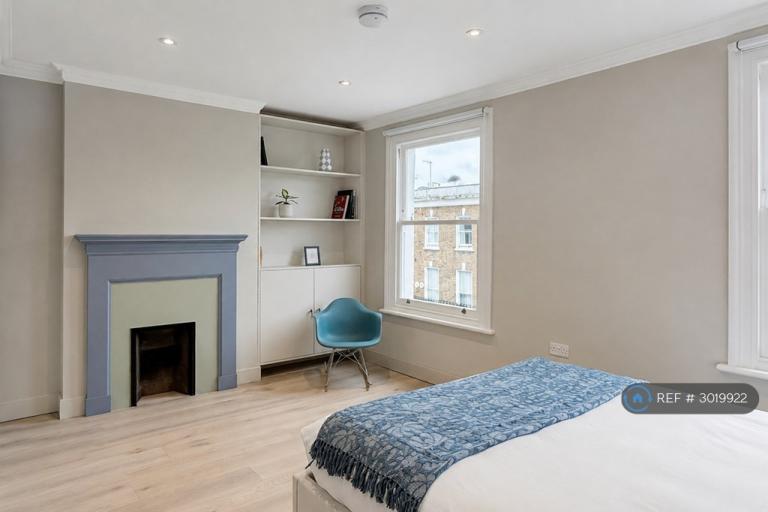 Flat Redburn Street in Greater London