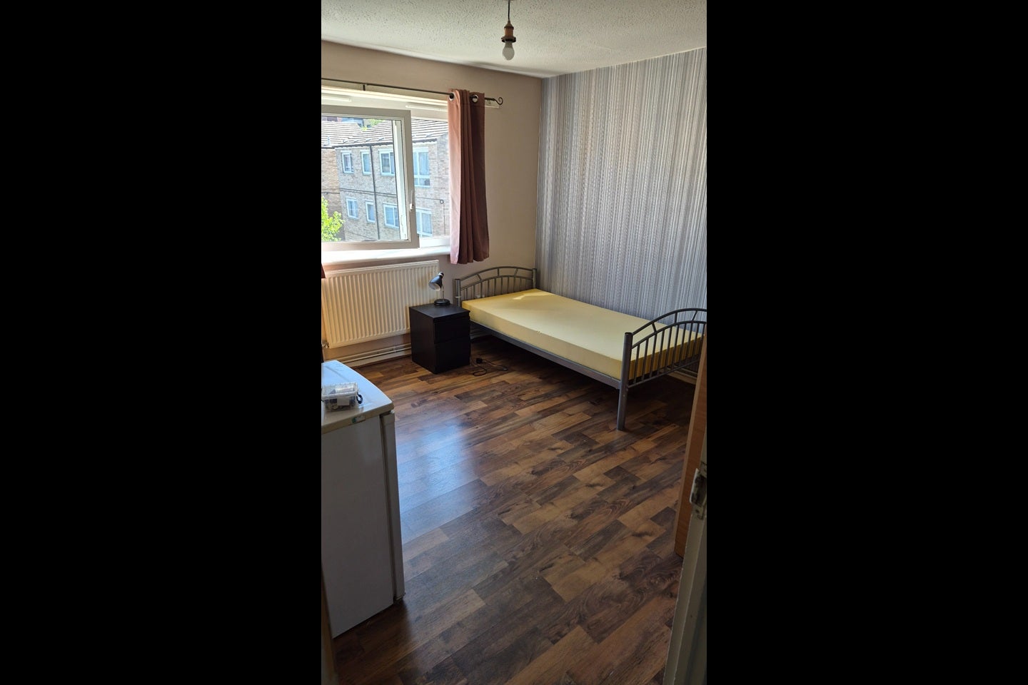 Flat Patrick Connolly Gardens in Greater London