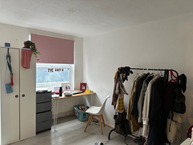 Room Malham Road in Greater London