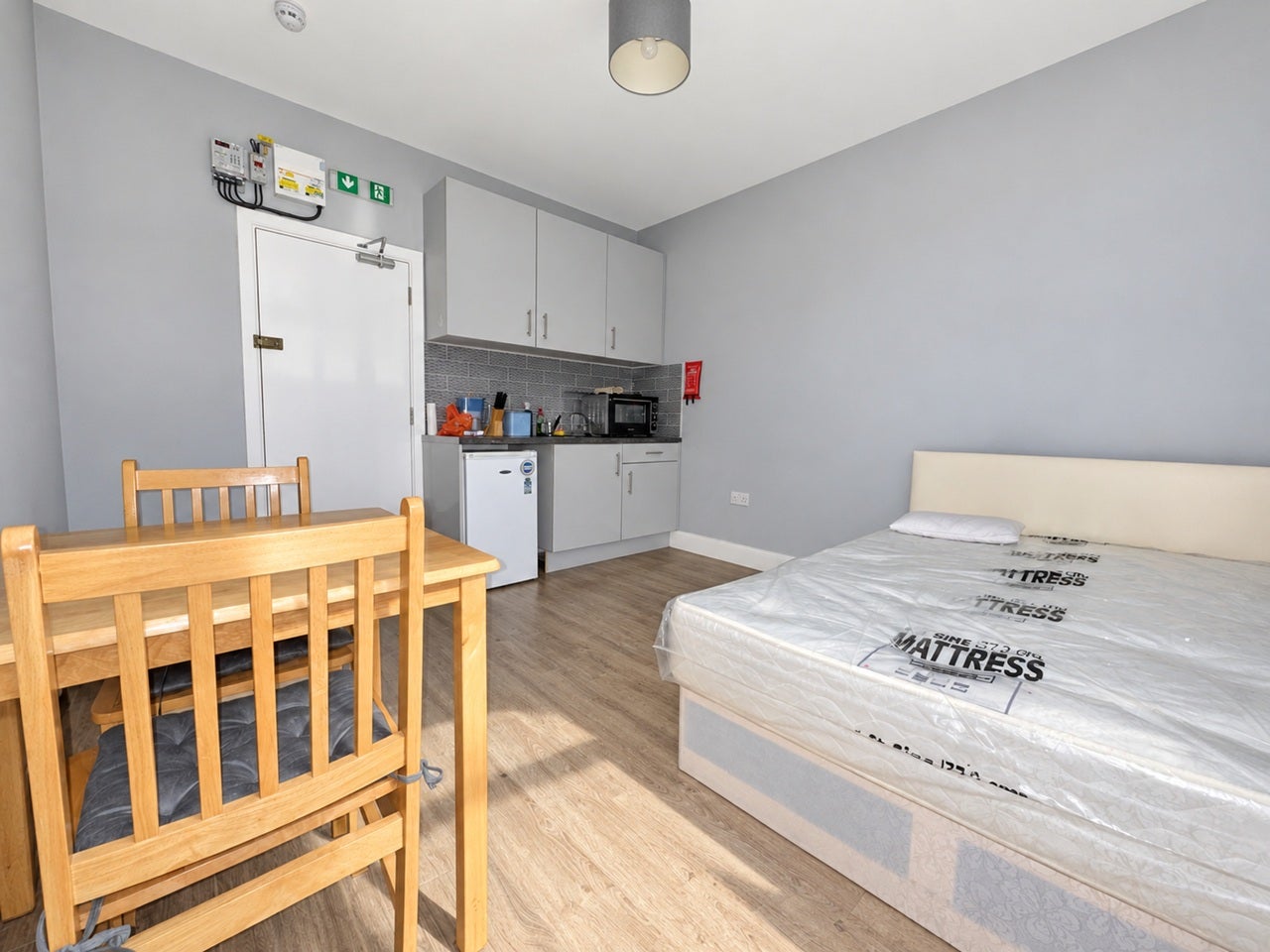 Flat Bilton Way in Greater London