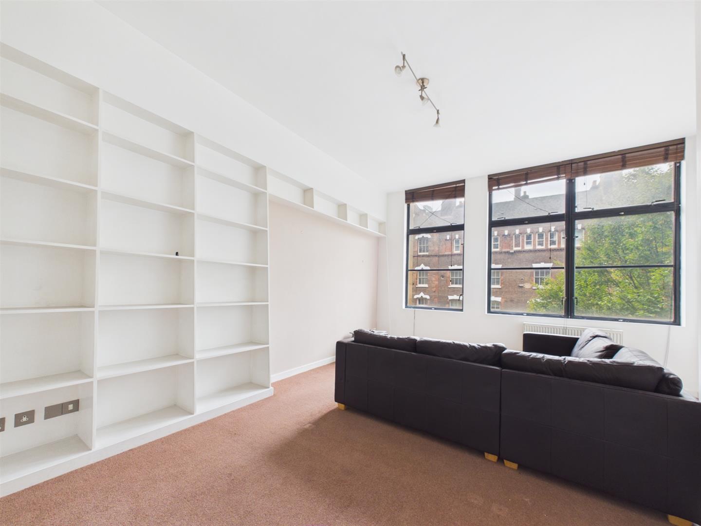 Flat Commercial Street in Greater London
